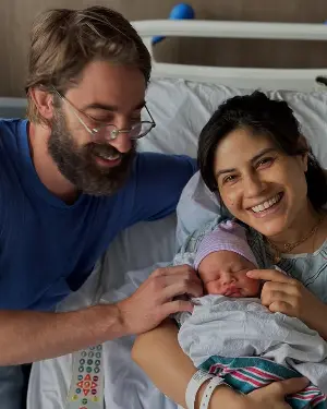 Ana Cruz Kayne with her newborn (Source: Instagram)